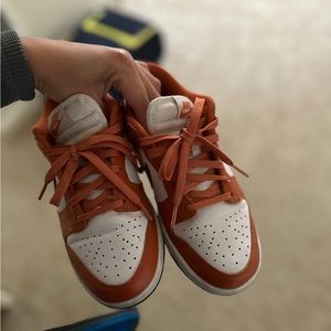 Nike dunks women’s ‘low bronze ‘